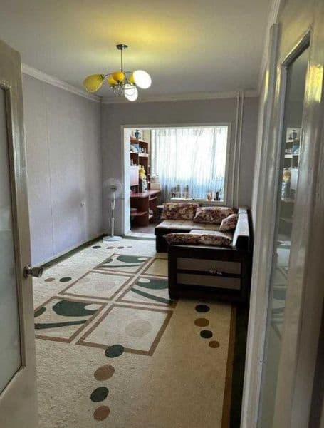 Kvartira arenda.<br />
  Srochno 3 qiz olinadi .<br />
BEZMA