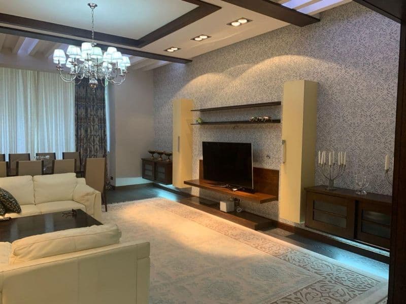 Срочно Сдаётся Квартира на Ойбеке<br />
3 комнаты<br />
1 эт