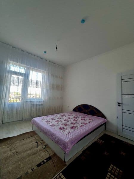 Yashnobod olmos mahallasi  olmos metro yaqin oilaga yoki qiz