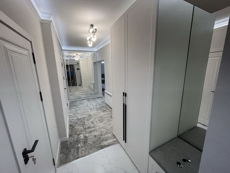 4 ком квартира 2 сан узел , ванна и душевая 100 кв.м<br />
1