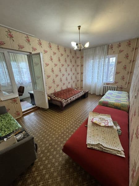 Район - Алмазарский<br />
Ориентир - Бозорча<br />
Комнат - 