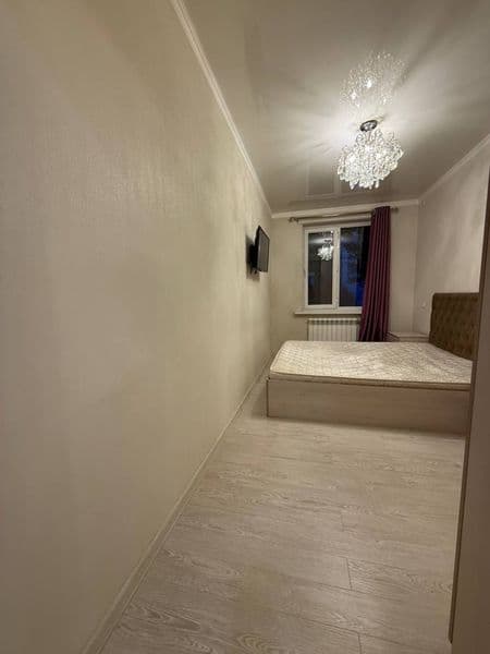 Отличное расположение дома - всё рядом - много магазинов, Це — фото 5