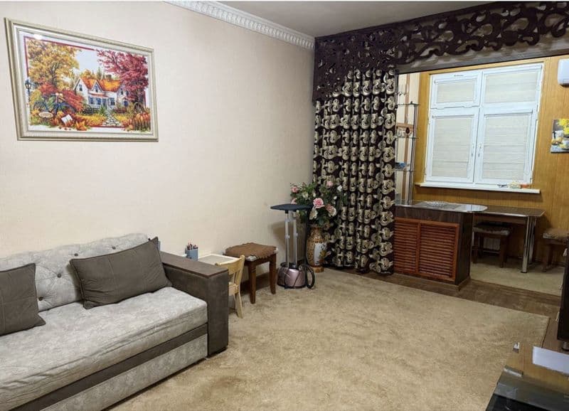 Срочно сдается квартира 1в2 комнатная около метро туркестан 