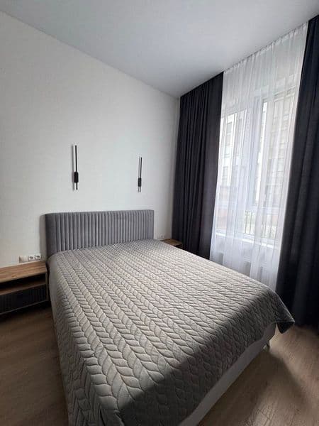 2 комнатную квартиру на 7 этаже,<br />
В квартире есть все н