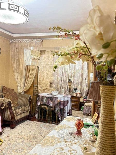 метро Ойбек.Сдается комната в 2-х комнатной квартире для дву