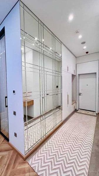 Агентство недвижимости.<br />
Имеется огромная база квартир  — фото 4