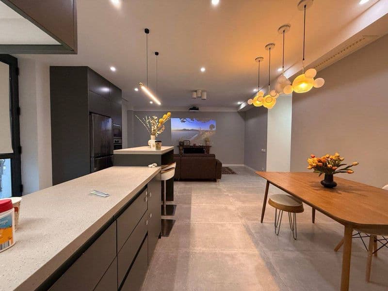 Элитный апартамент<br />
Район: Яккасарай <br />
4/7/9<br />