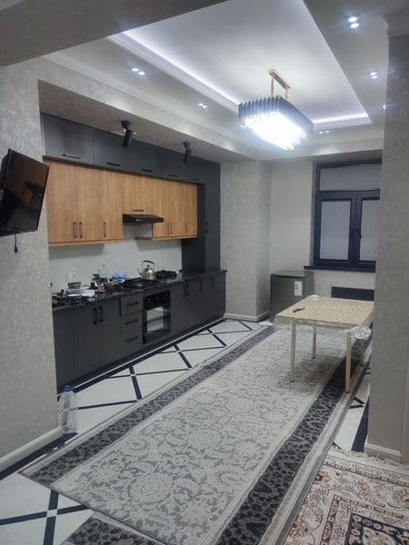 Yunsobod tumani 18kvartanl arenda  hona narxi 800$ tel 33141