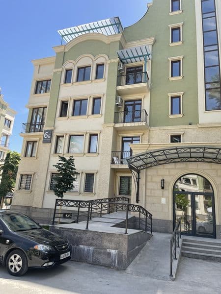 Сдаётся 2-х комнатная квартира в центре города в жилом компл