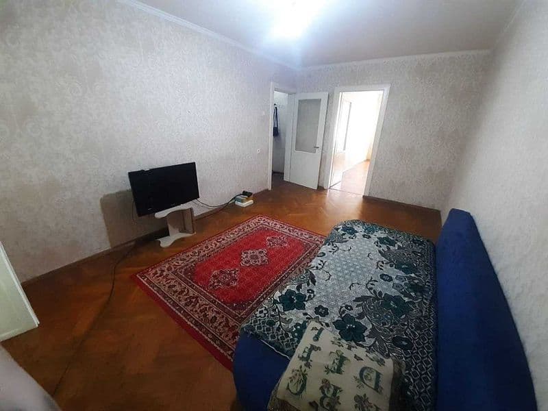 Сдается 2х комнатная квартира,5 этаж,балкон 2×6,корпич,на Ма — фото 2