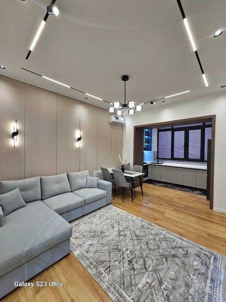 • Комнат: 3<br />
• Этаж: 4<br />
• Этажность: 14<br />
• Пл