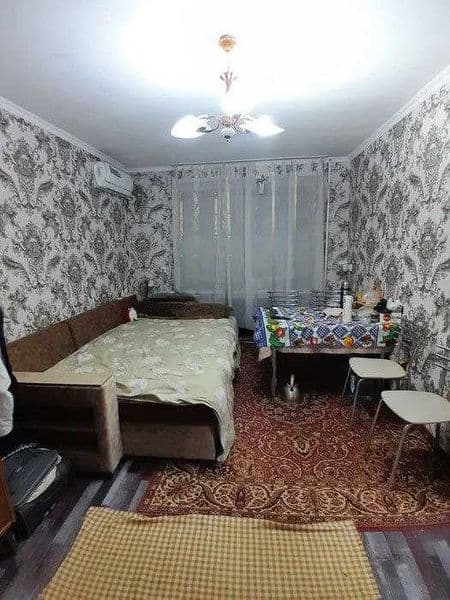 Сдаётся 1 комнатная квартира<br />
Ориентир школа 211, базар