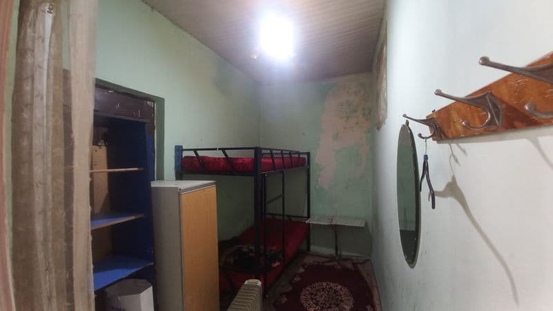 Срочно  сдаётся  одна комната. <br />
Вход отдельный в частн — фото 2