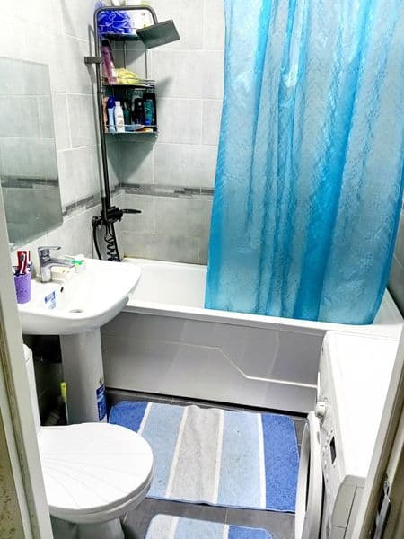 Сдаётся 3 комнатной квартире 1 комната, все удобство имеются — фото 3