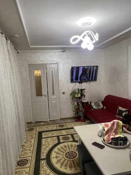 Yashnobod metro dostlika yaqin 4 honalik kv arendaga berilad