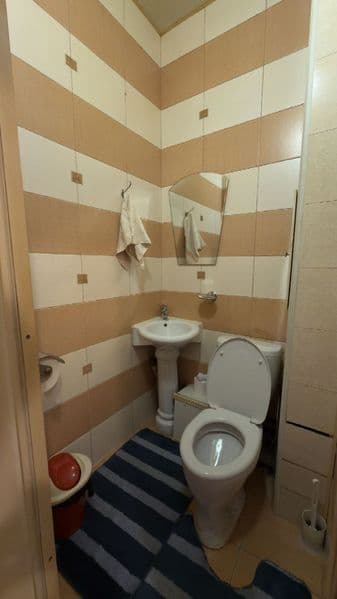 Аренда 3/5/9 напротив паркентского рынка <br />
Средний ремо