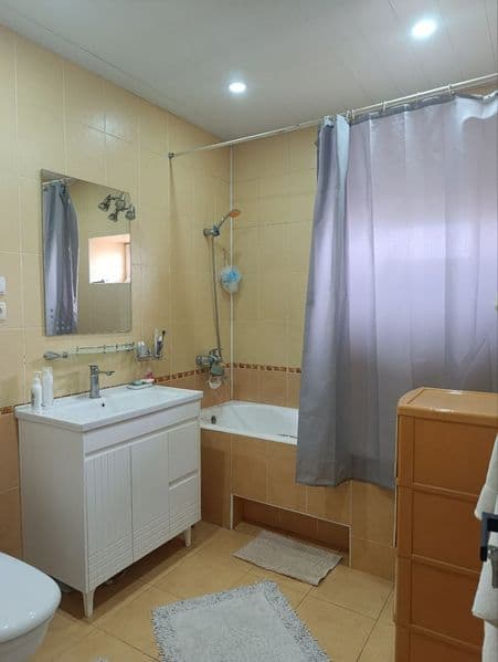 2 комнатная,  4 этаж, 5 этажного дома,  на Садык-Азимова. <b — фото 5