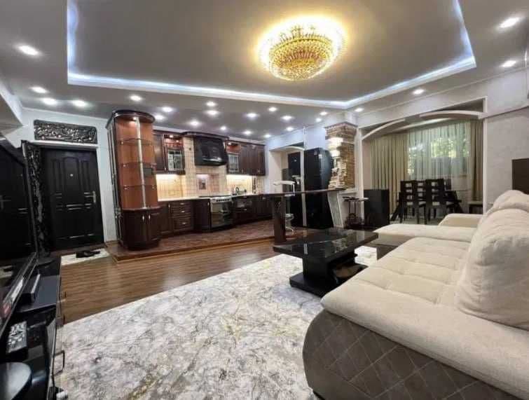 Сдаётся квартира на Ц-2<br />
Ориентир - Музыкальный Лицей<b