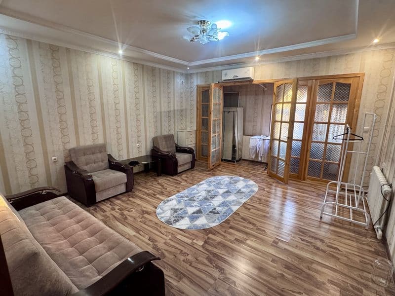 Kv arendaga beriladi<br />
Faqat qizlar uchun<br />
Zalga 3 