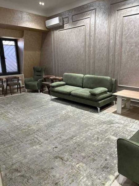 Сдаётся квартира в новостройке по Мукимий<br />
Ориентир - У