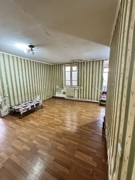 Oybek metroni oldida metrogacha 2 minut piyoda yuriladi 1 ho