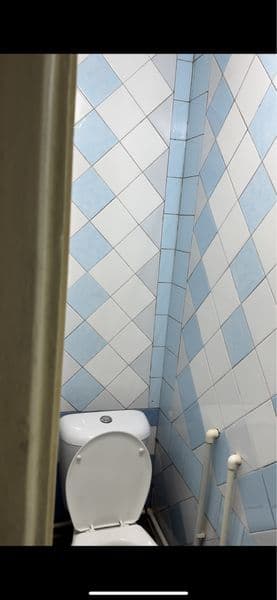 На против кладбиша возле подьезда есть стоянка соседи не шум — фото 2