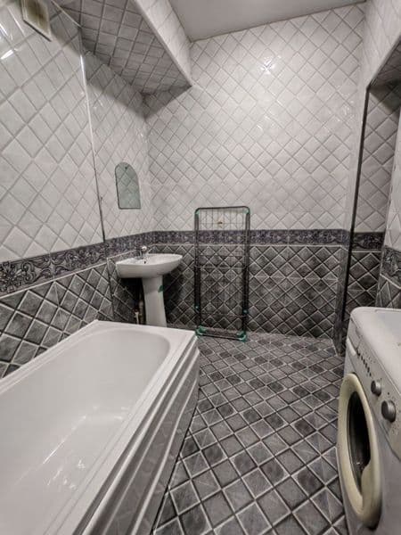 Буз-2<br />
Чимган<br />
1 хона<br />
25 м2<br />
350$<br /> — фото 4