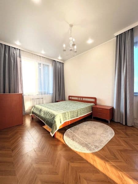 2 комнатную квартиру на 3 этаже,<br />
В квартире есть все н