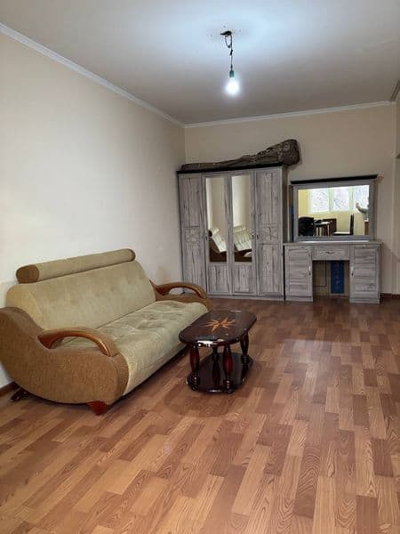 Юнусабад- 4  1-2\4\4 <br />
Квартира с обстановкой.<br />
Сд