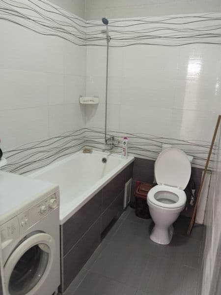 Маклерские 125 у.е.<br />
Сдаю 1 комнатную квартиру в янгиха