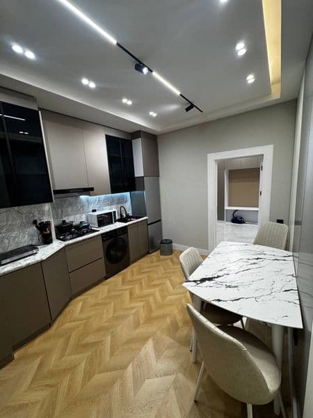 В квартире есть: Интернет, Телефон, Холодильник, Телевизор, 