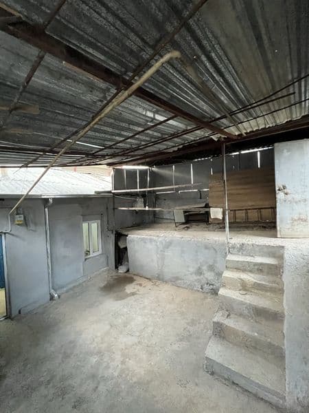 3 honalik uy <br />
Narxi kelishiladi<br />
Tel:993028929