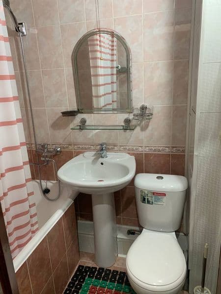 Боллага студентлага уй йук <br />
<br />
В квартире всё есть