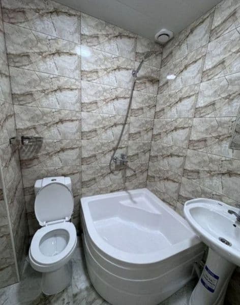 Yakkasaroy tumanida, Oybek metrosi yonida 2 xonali shinam va — фото 4