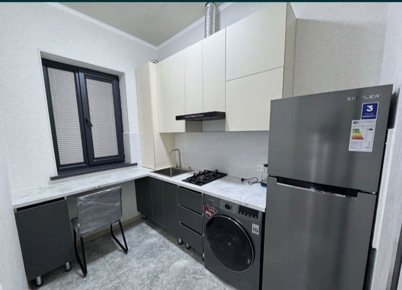 Mirzo Ulugʻbekda remonti alo uy sotiladi <br />
Orintir: Biy