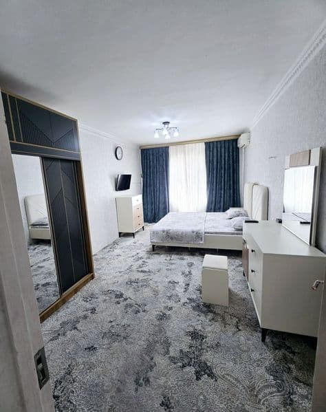 Сдаётся квартира шайхонтохур район массив кора Тош<br />
Ком