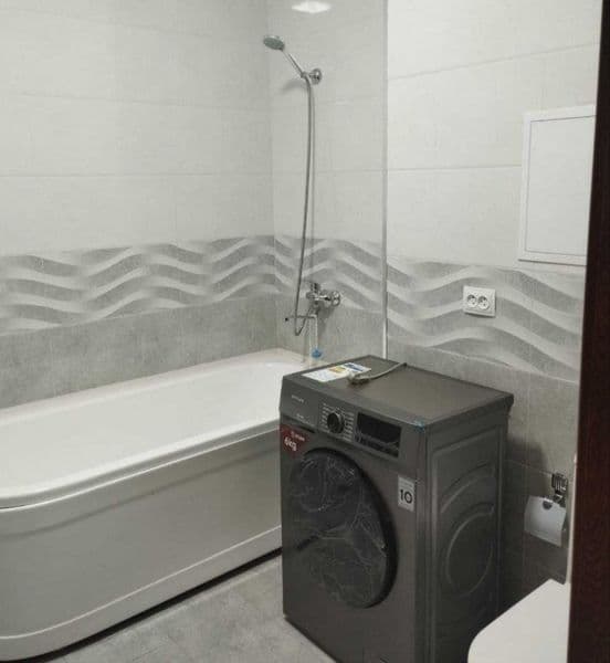 Chilonzor tumani, metro bekatiga piyoda 3-5 daqiqalik yo‘l.<