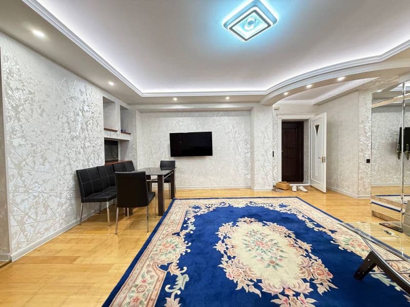 Сдается 3-комнатная квартира в самом центре (Ц-1)  <br />
<b — фото 2