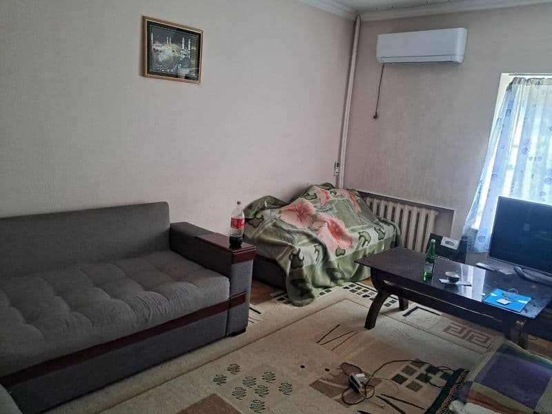 3 xoli uy mebellari bor<br />
<br />
Televizor <br />
Xalade