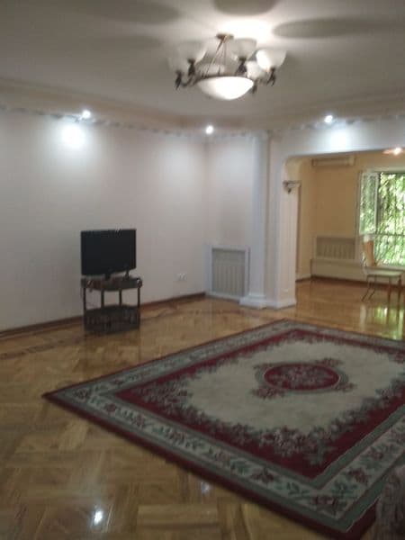 Сдается 5 комн.кв. на Дархан в спец плановом доме. Большая к