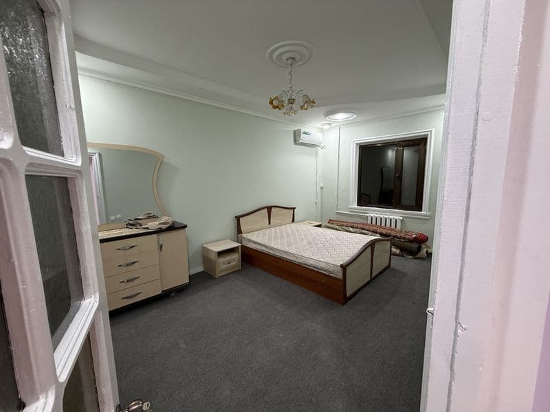 Локация Ойбек 15 метро пешком 50 метров  самый центр. Свежий — фото 2