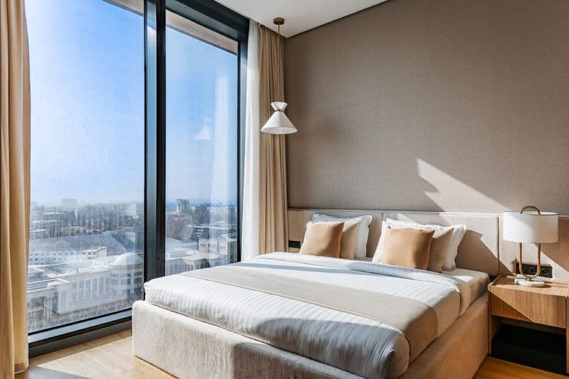 Аренда <br />
Жк ю тавер <br />
2 комнатная <br />
<br />
Ко