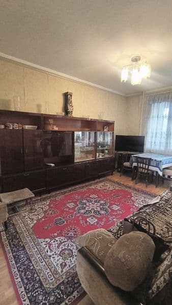 Чиланзар 16<br />
3х комнатная/2этаж/4<br />
Цена 500 уе + к