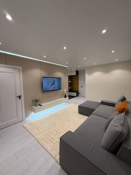 Сдам. Кв-3ком-1-4.<br />
Балкон 2×6.<br />
Комнаты раздельны