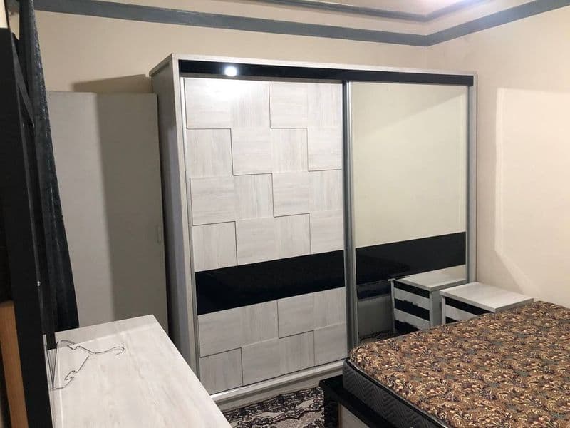 Чиланзар<br />
До метро близко, пешком.<br />
Квартира норма