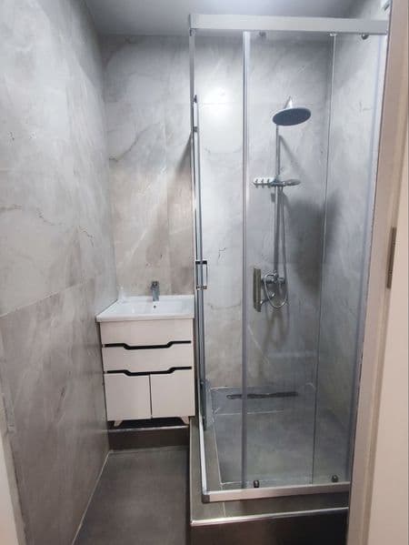 Sumda 3 xonali yengi uy mebellari texnikalari bor studentlar