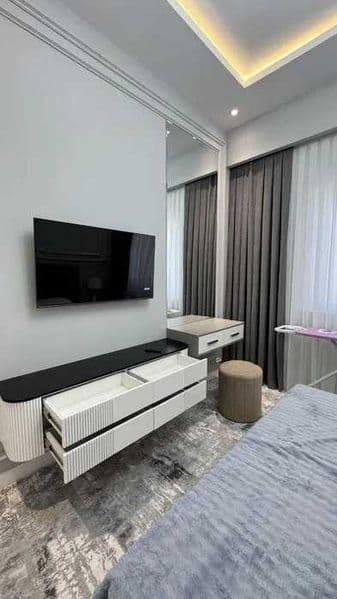 не Далеко Айбек<br />
<br />
Район: Мирабадский <br />
Адрес — фото 5