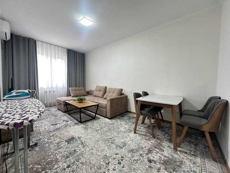 Cozy 2-room apartment for rent in Greenpark (2/7/9).<br />
<