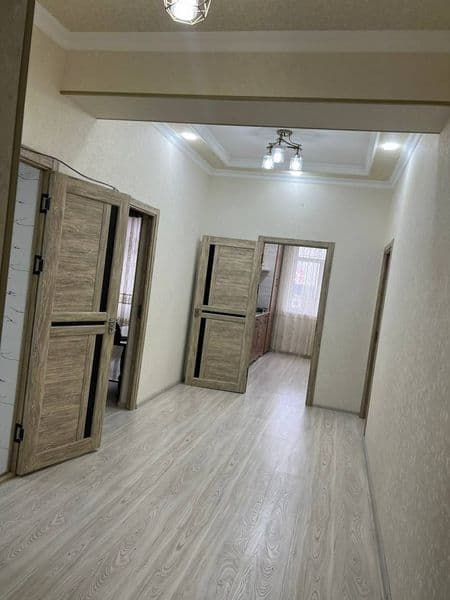 Srochno ijara beriladi uy 2xonali hamma narsasi bor novza me