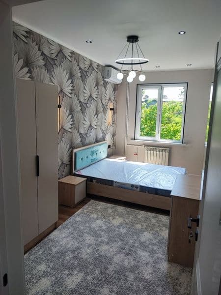 Юнусабад 13-квартал<br />
Комнат 2 <br />
Этаж 3 <br />
Этаж